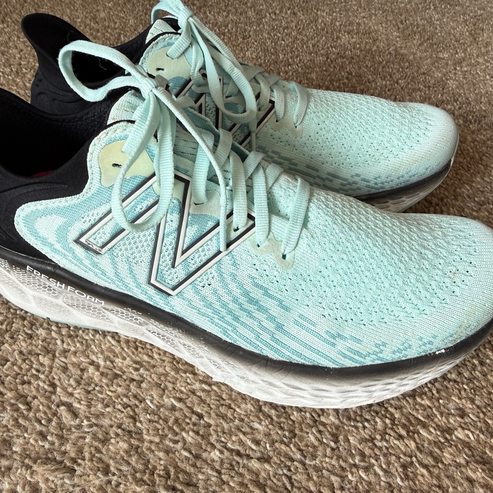 New Balance 1080 Freshfoam Women's Sneakers - Picture 3 of 5